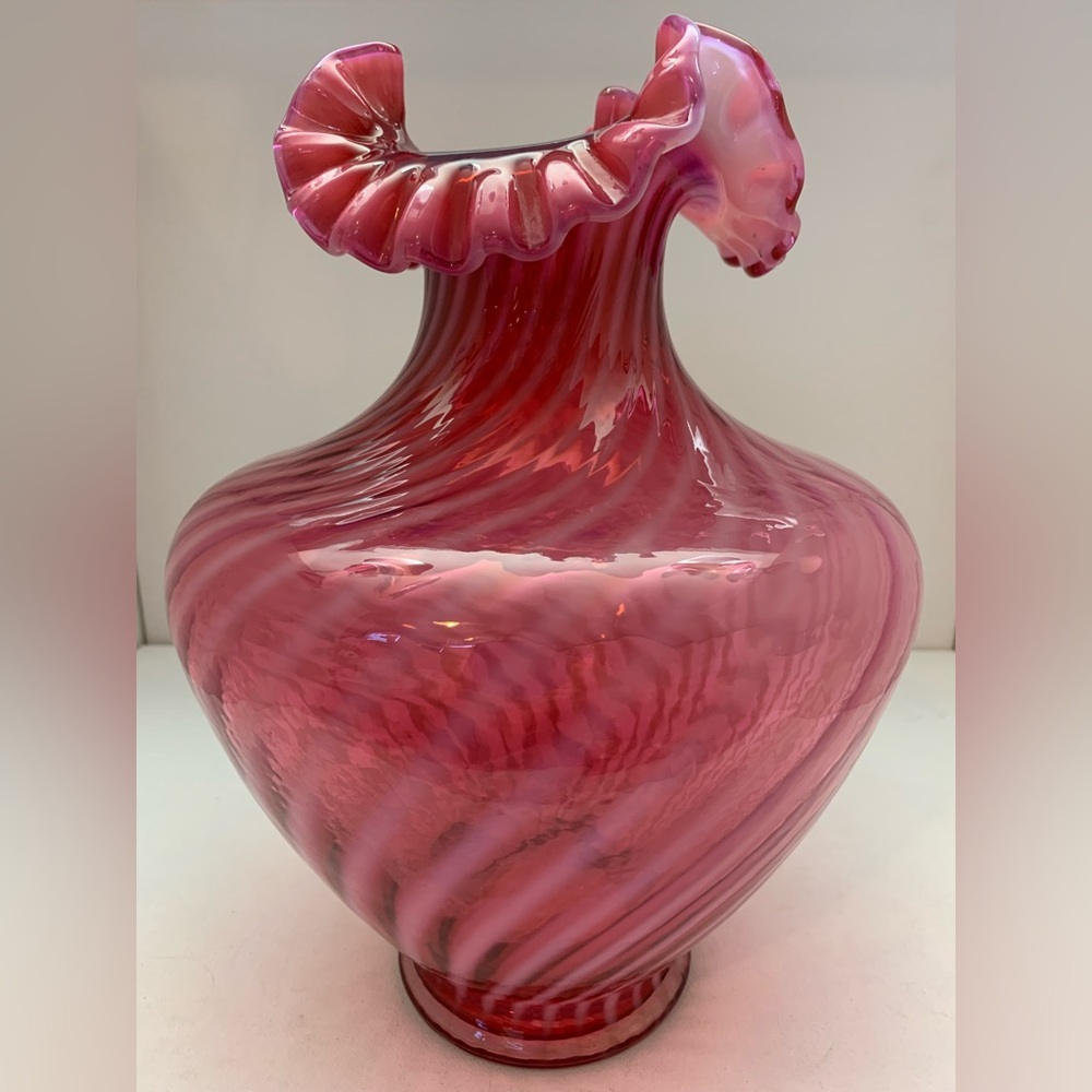 😍 Fenton Cranberry Opalescent Swirl Ruffled Large Round Vase
